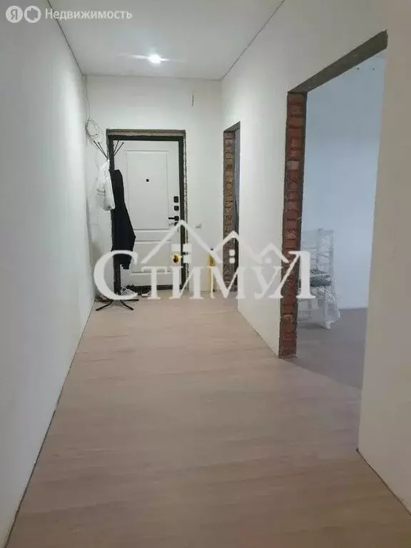 3-комнатная квартира: Абакан, улица Авиаторов, 6 (90 м) - Фото 0