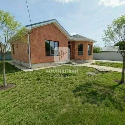 Дом в Саратовская область, Энгельсский район, Красноярское ... - Фото 1