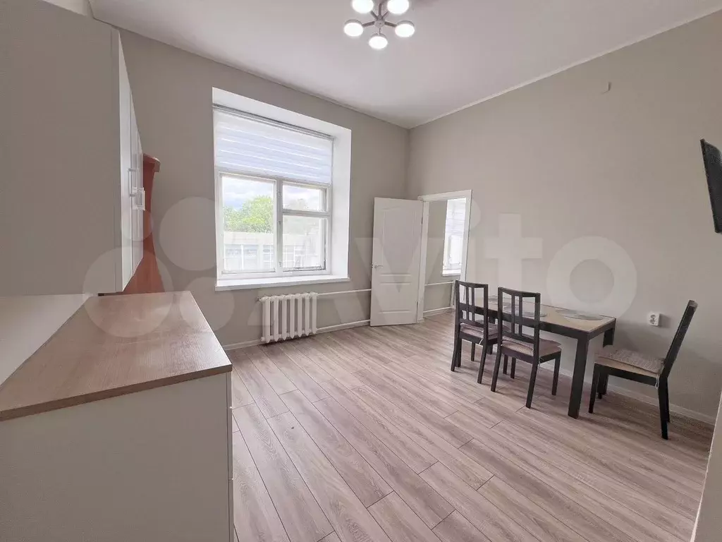 Комната 29,7 м в 7-к., 3/3 эт. - Фото 1