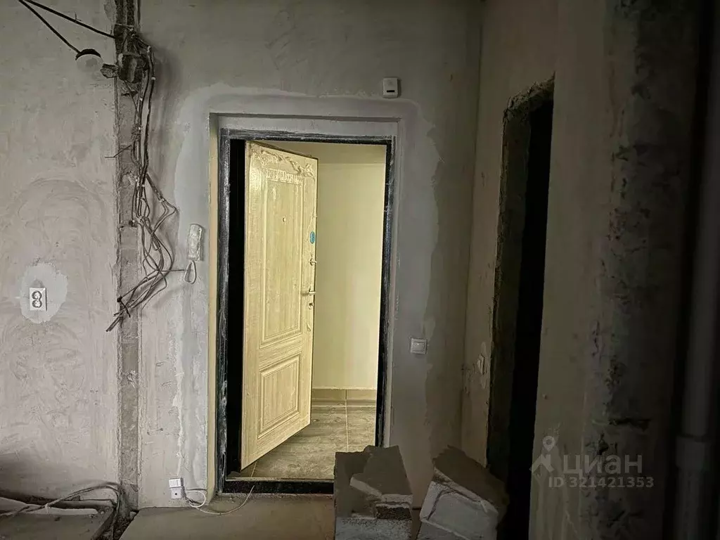 2-к кв. Белгородская область, Белгород ул. Победы, 126 (44.6 м) - Фото 0