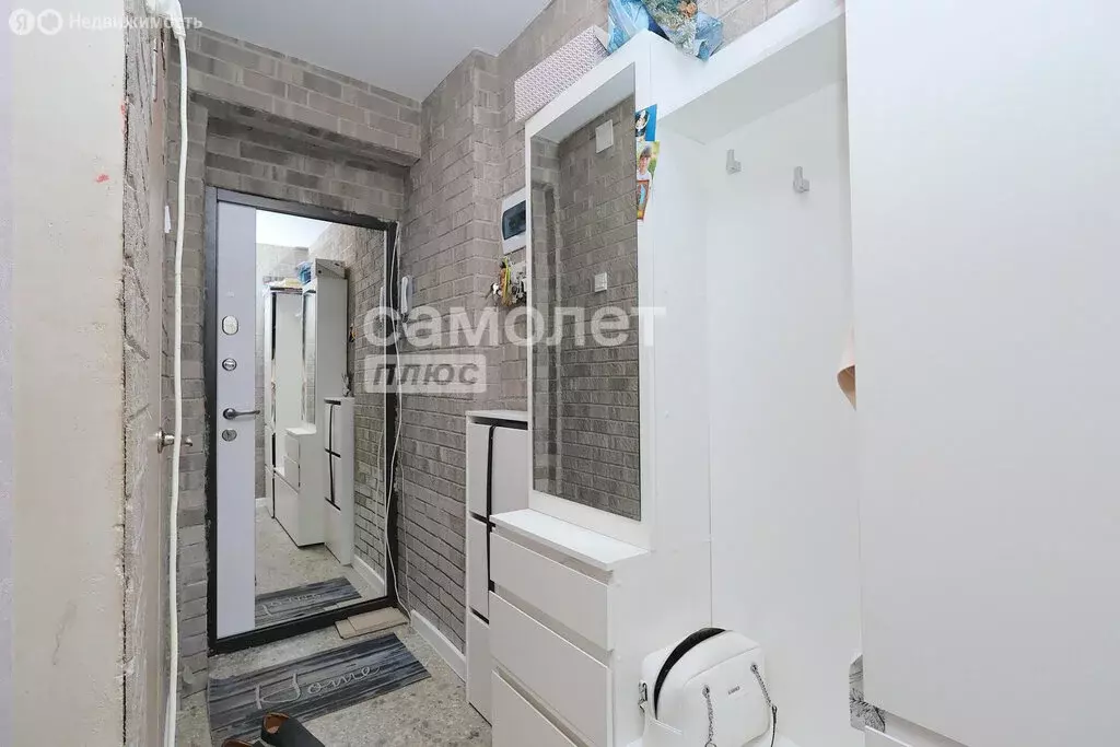 1-комнатная квартира: Кемерово, улица Александрова, 11 (30.4 м) - Фото 0