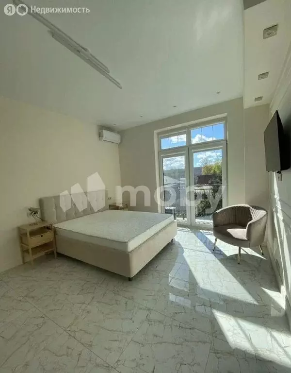2-комнатная квартира: Калининград, улица Ватутина, 22 (80 м) - Фото 1