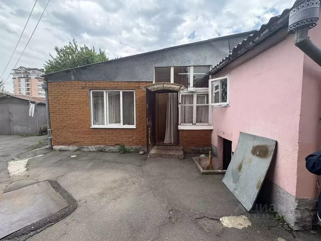 Дом в Северная Осетия, Владикавказ просп. Коста, 118 (100 м) - Фото 1