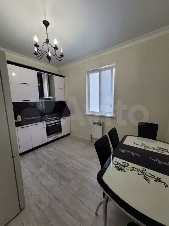 2-к. квартира, 70 м, 8/10 эт. - Фото 1