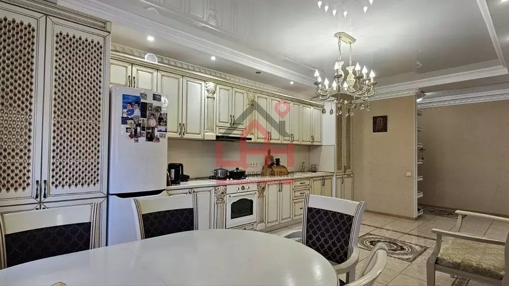 3-к кв. Ставропольский край, Ессентуки Октябрьская пл., 31А (106.5 м) - Фото 0