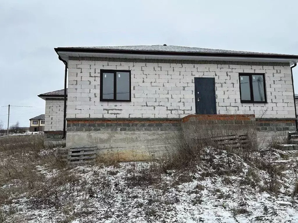 Дом в Белгородская область, Белгородский район, пос. Майский ул. ... - Фото 0