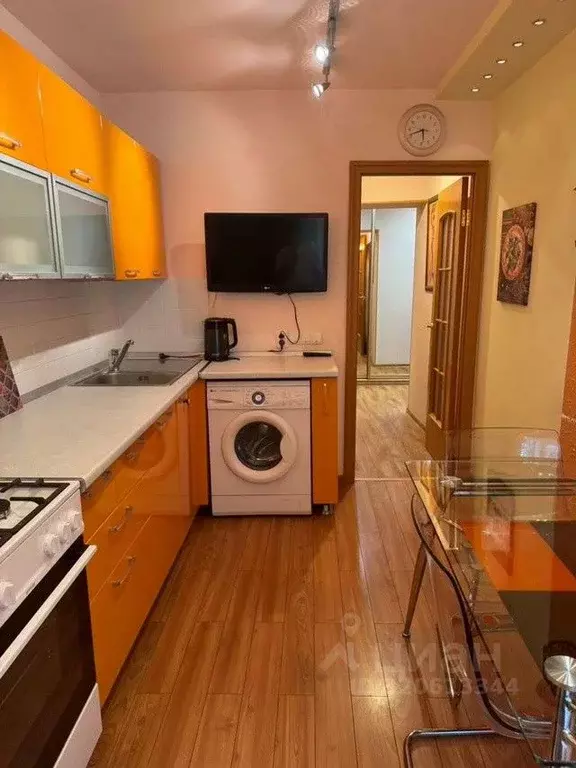 3-к кв. Омская область, Омск Транссибирская ул., 4 (75.0 м) - Фото 0