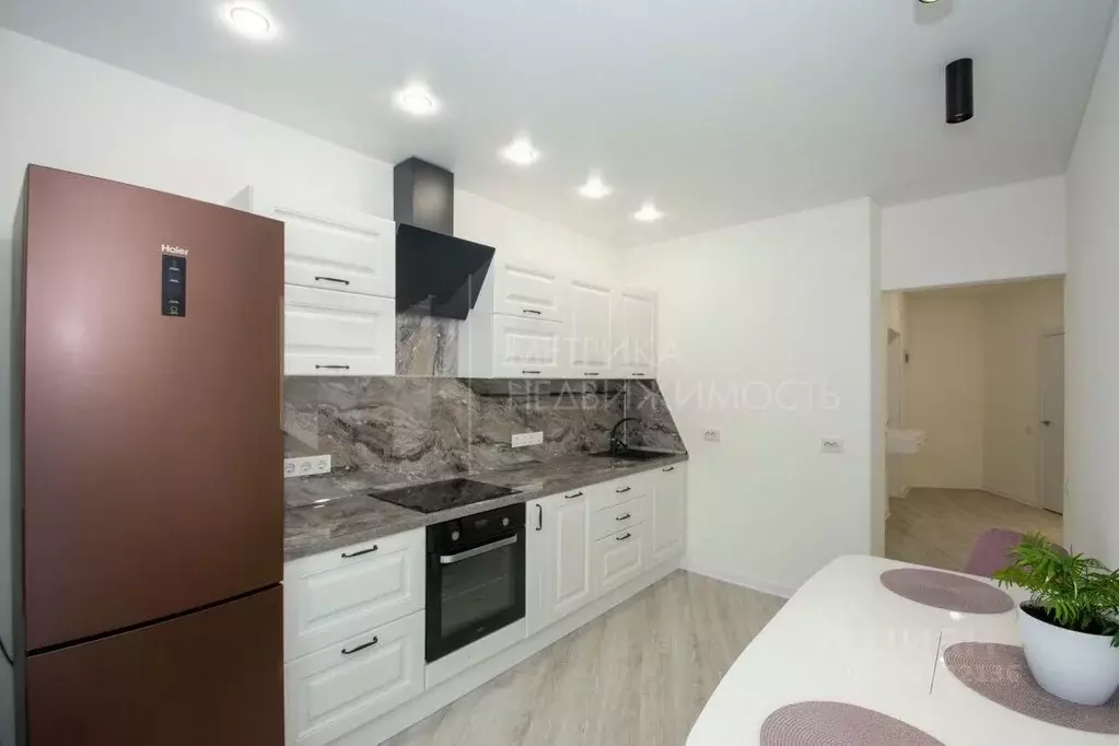 2-к кв. Тюменская область, Тюмень ул. Пожарных и Спасателей, 5к1 (60.0 ... - Фото 1