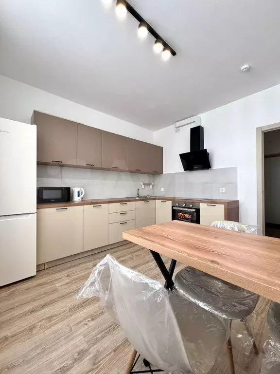 3-к. квартира, 70 м, 4/9 эт. - Фото 1