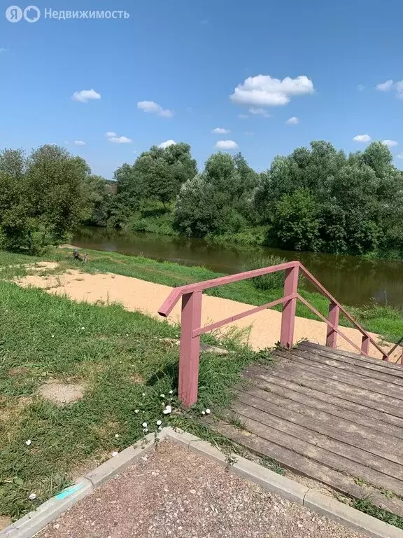 Участок в Московская область, городской округ Серпухов, коттеджный ... - Фото 0