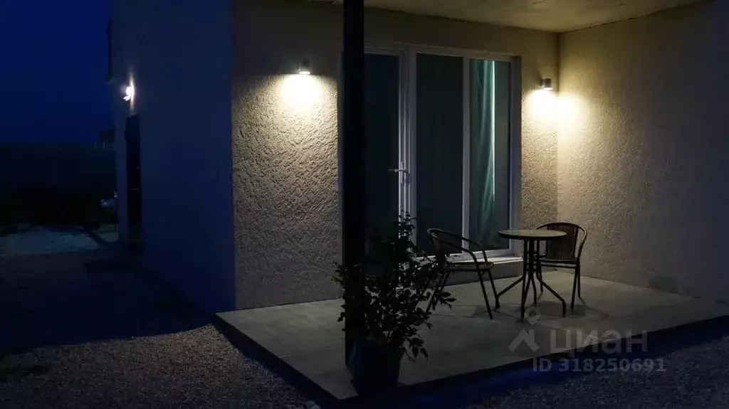 1-к кв. Крым, Сакский район, Штормовское с/пос, с. Поповка ул. ... - Фото 1