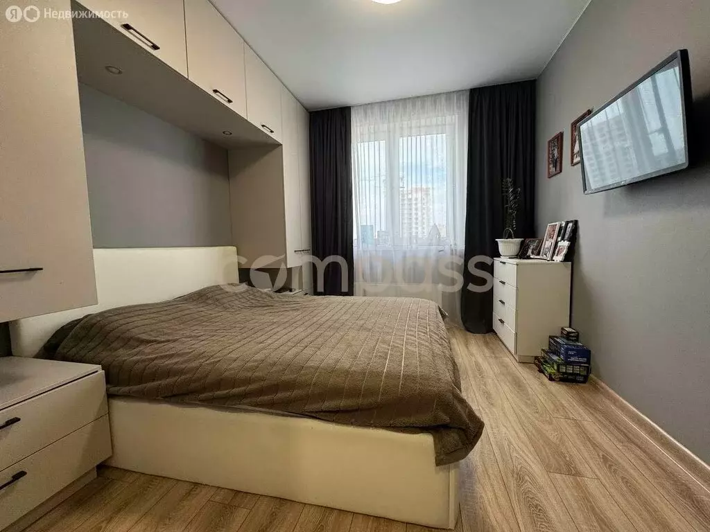 2-комнатная квартира: Тюмень, улица Фармана Салманова, 10 (50 м) - Фото 2