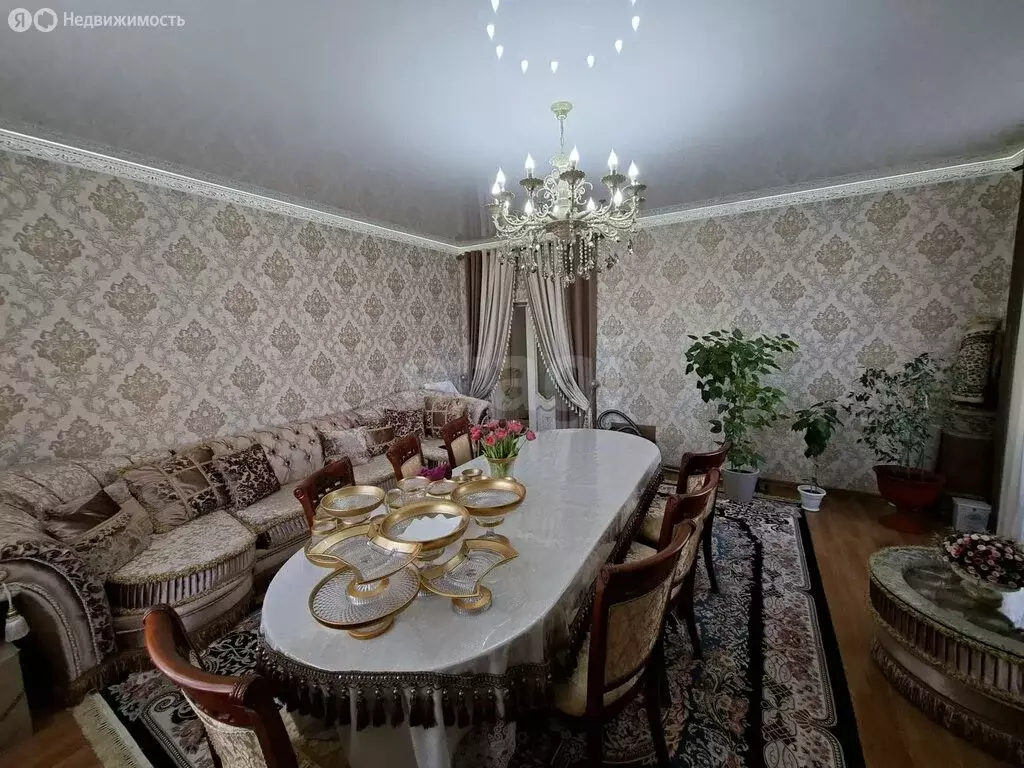 4-комнатная квартира: Малгобек, улица Героя России Ахмеда Котиева, 6 ... - Фото 2