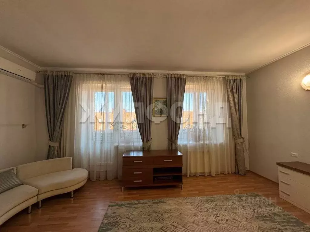 2-к кв. Хакасия, Абакан ул. Карла Маркса, 44 (92.0 м) - Фото 1