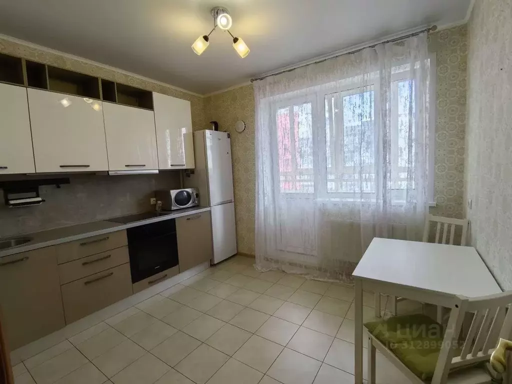 2-к кв. Белгородская область, Старый Оскол Степной мкр, 31 (65.0 м) - Фото 0