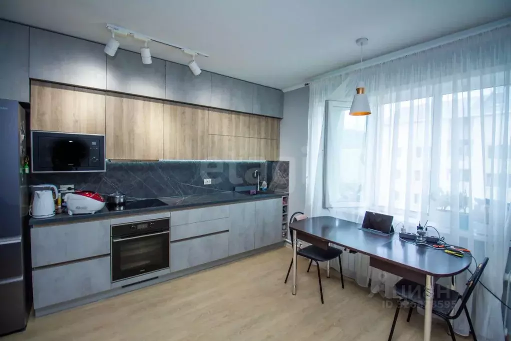 1-к кв. Сахалинская область, Южно-Сахалинск просп. Мира, 375Б (39.8 м) - Фото 1