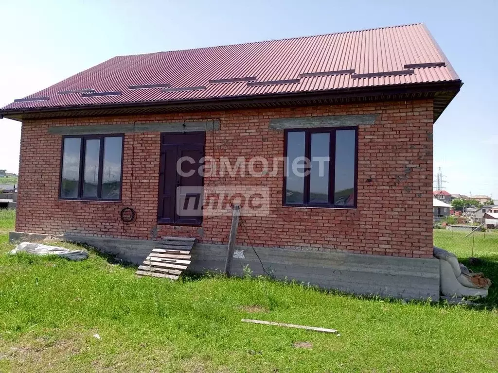 Дом в Дагестан, Хасавюрт ул. Аркабашская, 12 (100 м) - Фото 1
