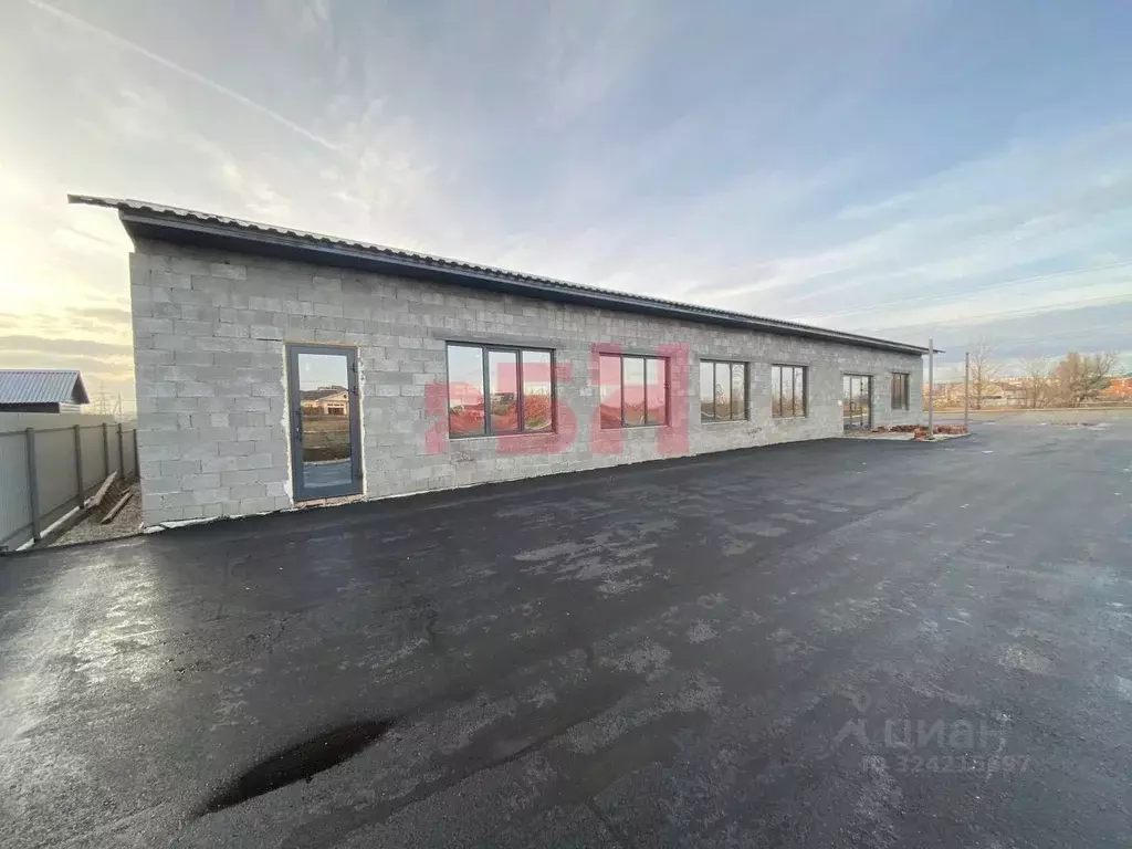 Торговая площадь в Самарская область, Кинель ул. Гагарина, 1В (320 м) - Фото 1