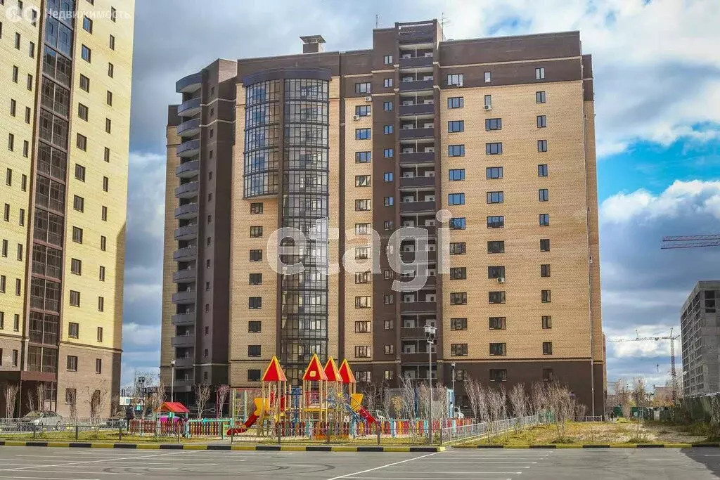 2-комнатная квартира: Тюмень, Харьковская улица, 66 (80.8 м) - Фото 1