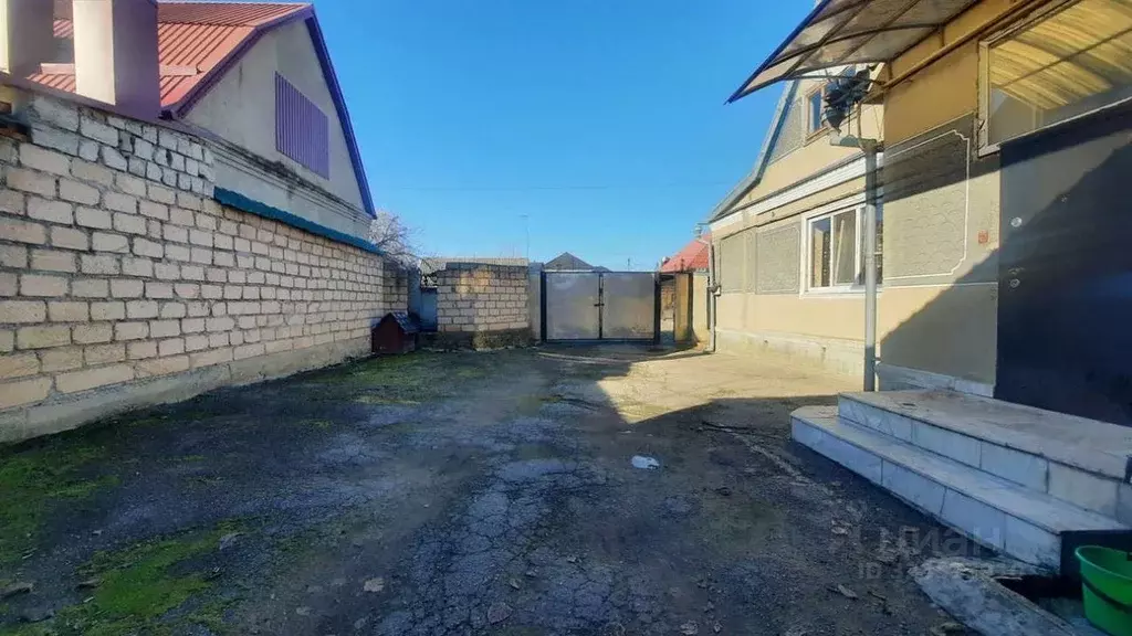 Дом в Кабардино-Балкария, Нальчик ул. Канкошева, 126 (250 м) - Фото 1