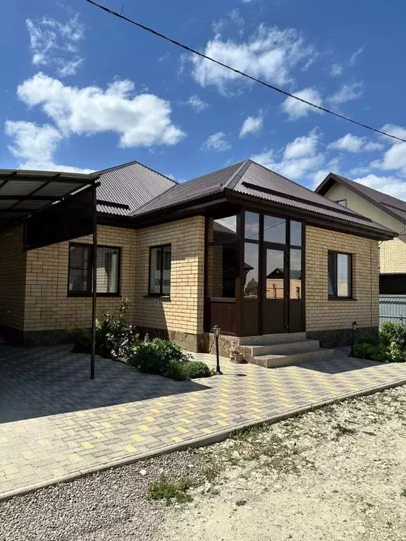 Дом в Краснодарский край, Абинск ул. Мира, 211Н (99 м) - Фото 1