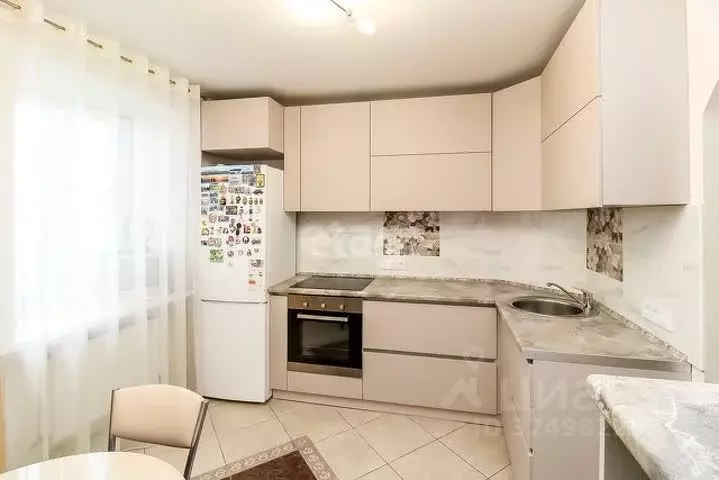 2-к кв. Тюменская область, Тюмень ул. Рационализаторов, 22/1 (65.9 м) - Фото 1