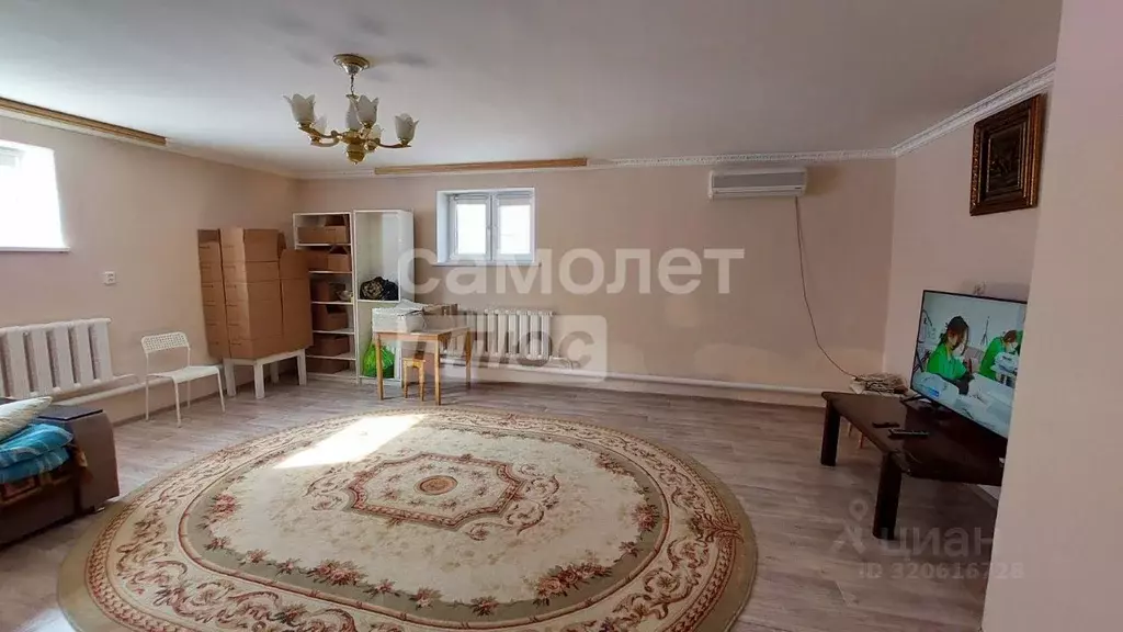 Дом в Калмыкия, Элиста ул. Николаева (200 м) - Фото 0
