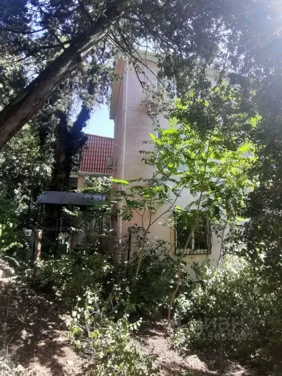 Участок в Крым, Ялта муниципальный округ, Кореиз пгт ш. Алупкинское, ... - Фото 1