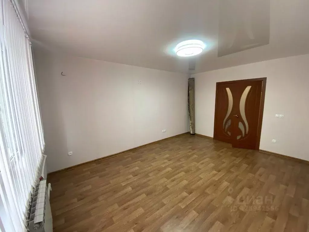 3-к кв. Волгоградская область, Волгоград бул. Энгельса, 16 (64.9 м) - Фото 1