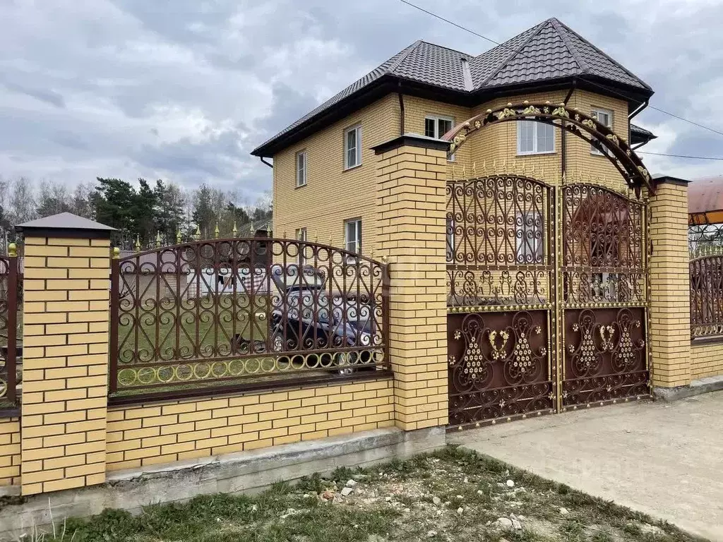 Дом в Калужская область, Малоярославецкий муниципальный округ, с. ... - Фото 1