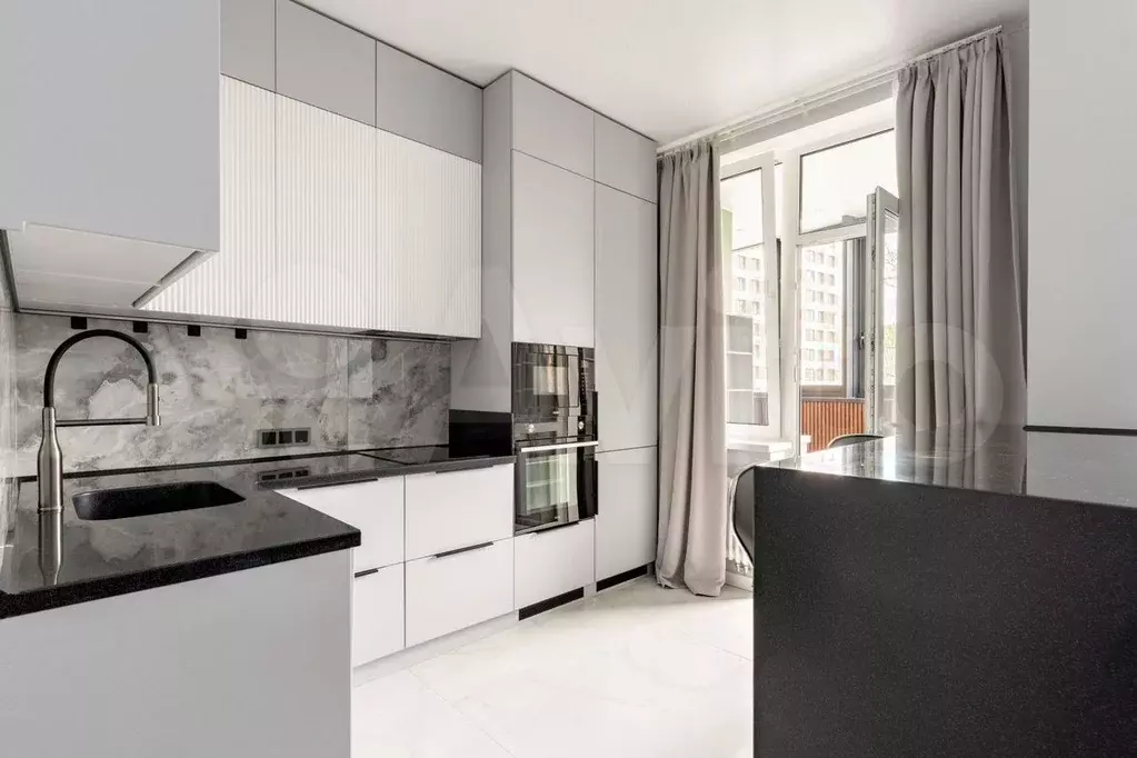 3-к. квартира, 81 м, 2/20 эт. - Фото 1