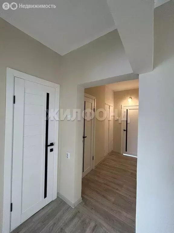 3-комнатная квартира: Шагонар, Саяно-Шушенская улица, 6 (71.8 м) - Фото 1