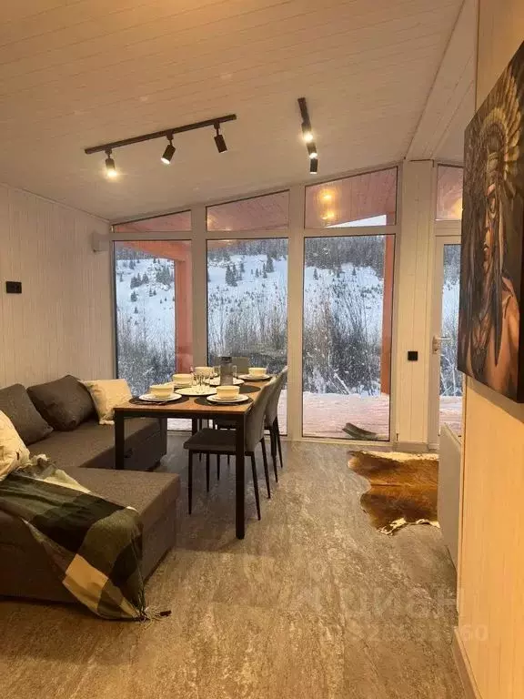 Дом в Пермский край, Губахинский муниципальный округ, Усьва рп ул. ... - Фото 1