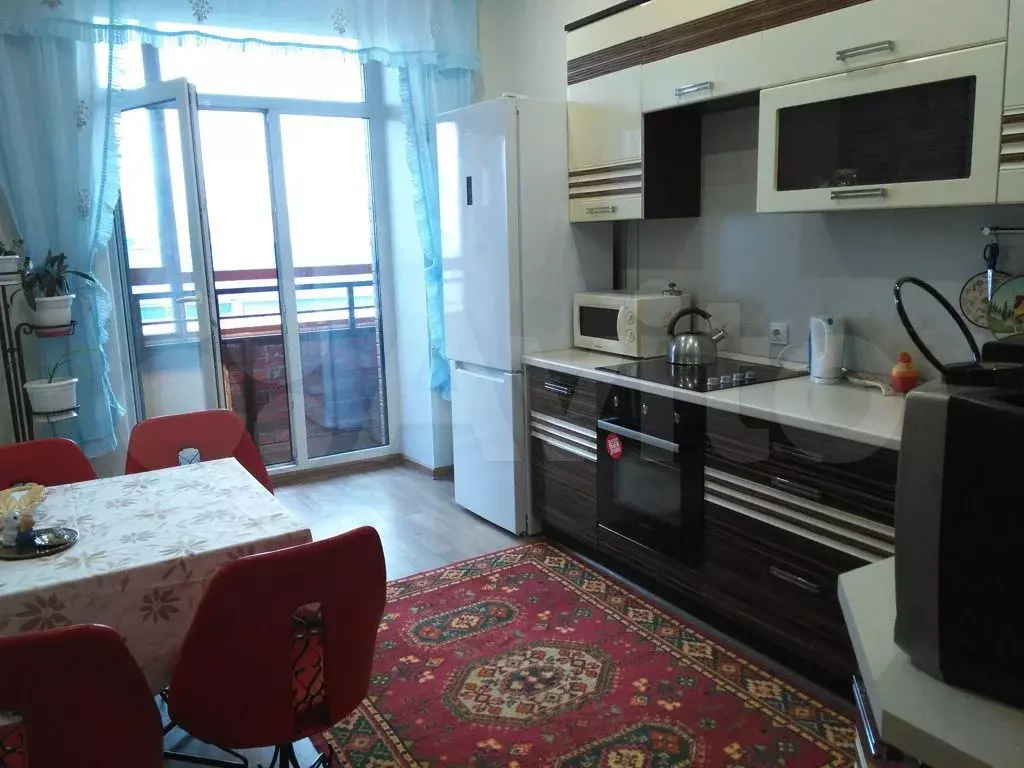1-к. квартира, 37 м, 4/9 эт. - Фото 0
