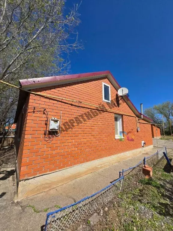 3-к кв. Калмыкия, пос. Яшкуль ул. Джангара, 7 (58.0 м) - Фото 0
