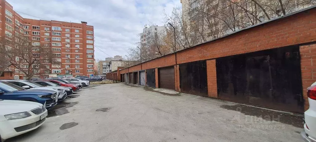 Гараж в Свердловская область, Екатеринбург ул. Чапаева, 21 (17 м) - Фото 1