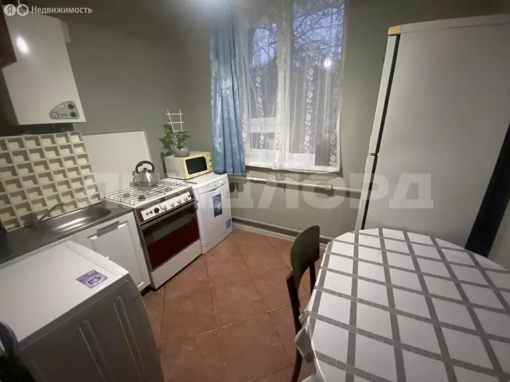 3-комнатная квартира: Батайск, улица Бекентьева, 4 (59.4 м) - Фото 1