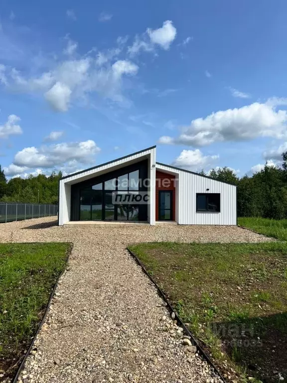 Дом в Вологодская область, Кириллов ул. Калачева (100 м) - Фото 1