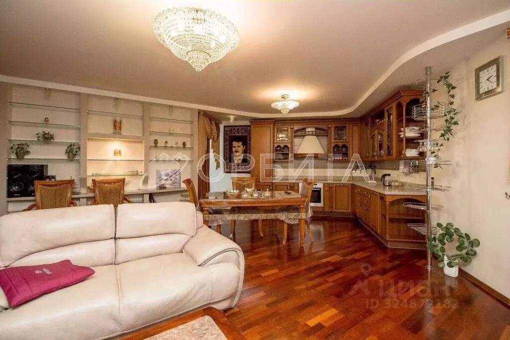 3-к кв. Тюменская область, Тюмень ул. Чернышевского, 2б (91.0 м) - Фото 1