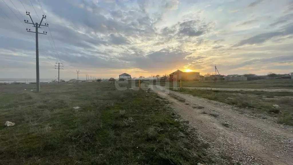 Участок в Крым, Черноморский район, с. Межводное пер. Спортивный (10.0 ... - Фото 1
