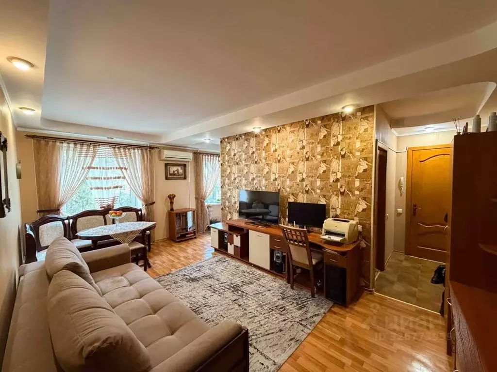 3-к кв. Крым, Симферополь ул. 60 лет Октября, 6 (57.7 м) - Фото 1