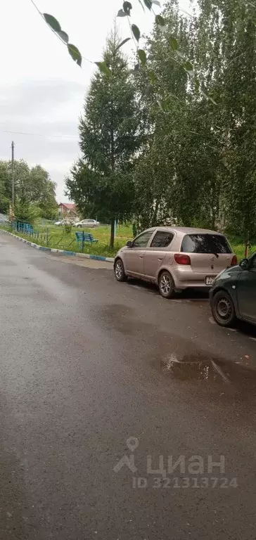 2-к кв. Омская область, Омск просп. Космический, 85 (45.0 м) - Фото 2