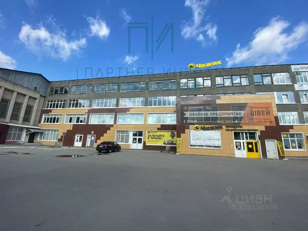 Торговая площадь в Свердловская область, Ирбит Советская ул., 100Ак2 ... - Фото 1