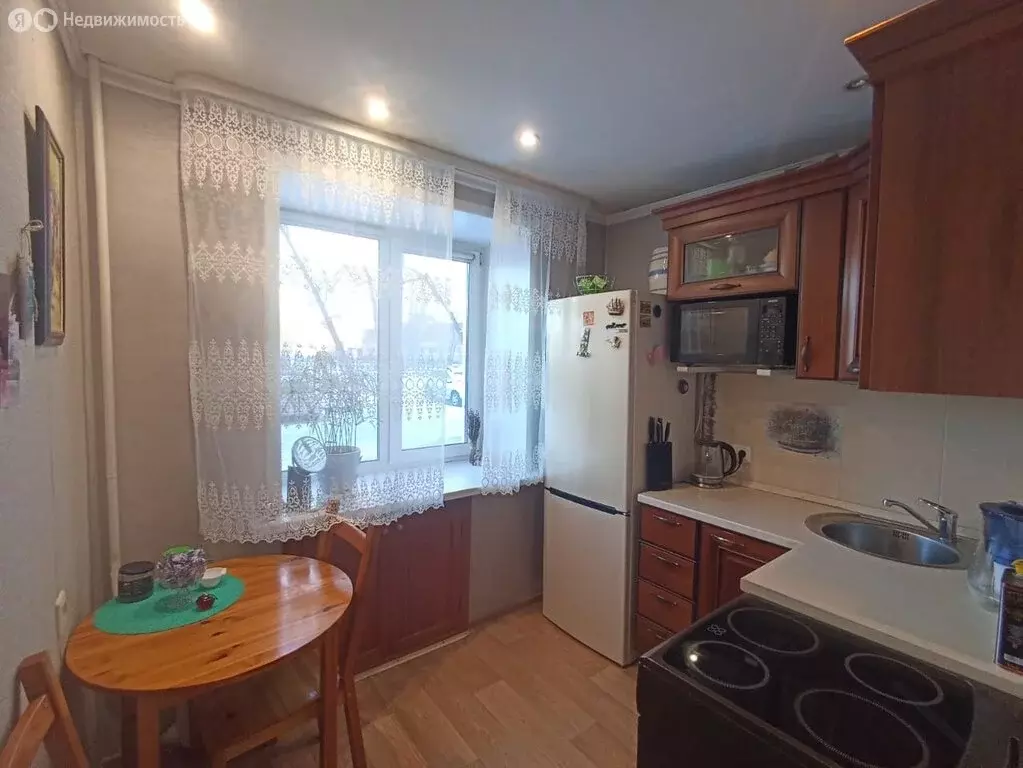 3-комнатная квартира: Кемерово, улица Патриотов, 4 (58.6 м) - Фото 1