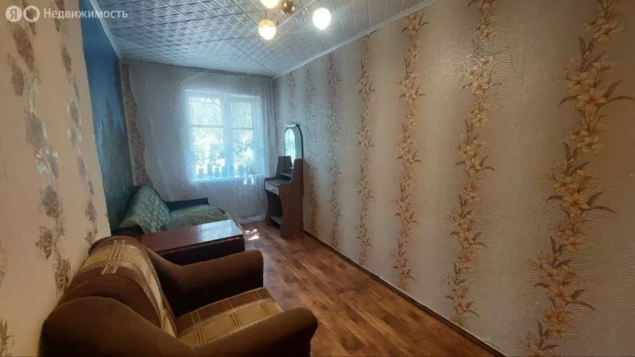 3-комнатная квартира: Приморский, улица Победы, 6 (60 м) - Фото 1