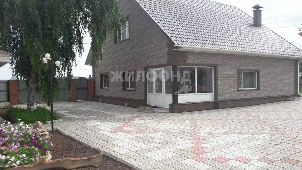 Дом в Алтайский край, с. Волчиха ул. Комсомольская (152 м) - Фото 0