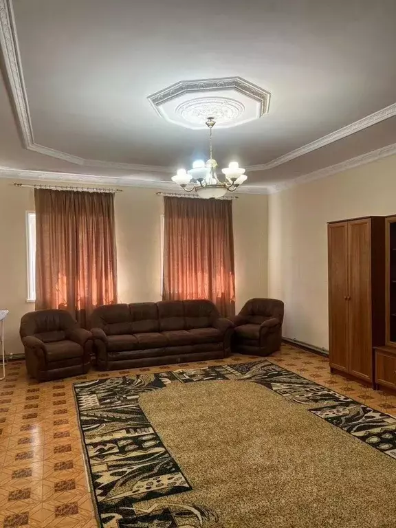 Дом в Крым, Симферополь ул. Мамеди Эмир-Усеина (200 м) - Фото 1