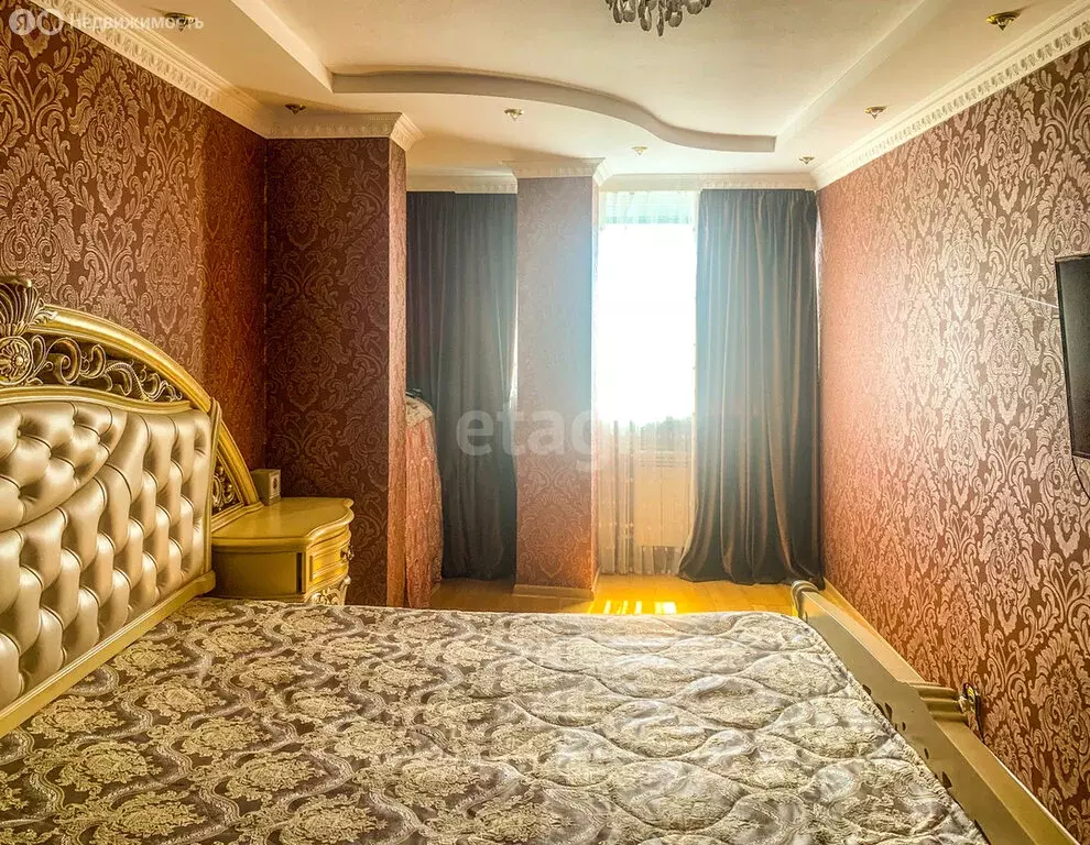 3-комнатная квартира: Нальчик, проспект Кулиева, 2Б (90 м) - Фото 1