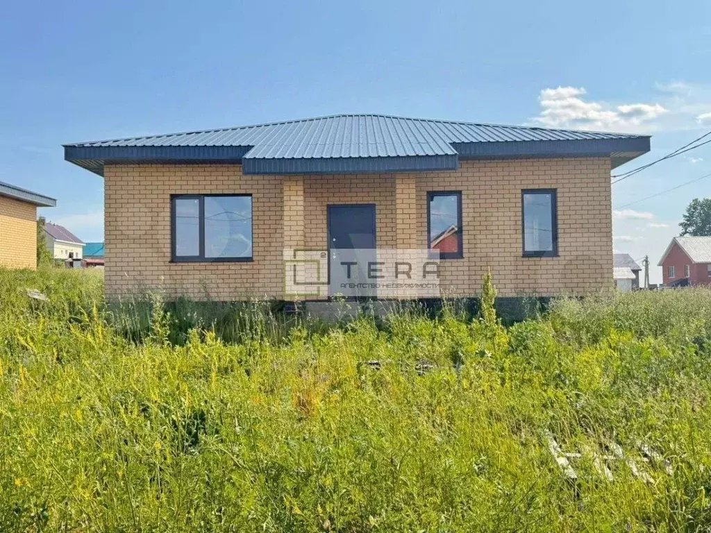 Дом в Башкортостан, Иглинский район, Акбердинский сельсовет, с. ... - Фото 1