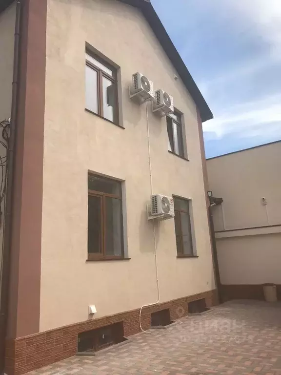 Дом в Крым, Евпатория ул. Желябова, 19 (200 м) - Фото 1